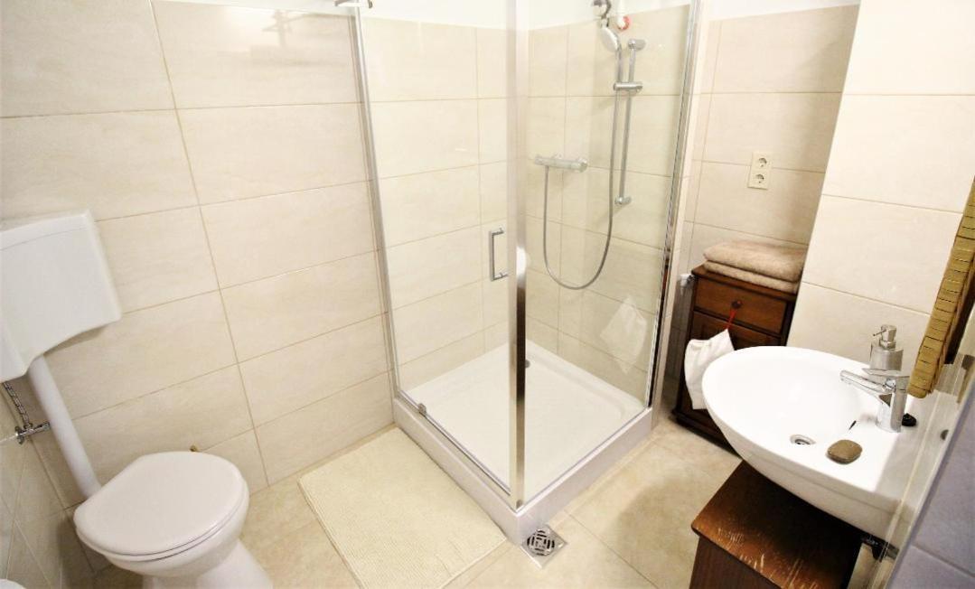 Rest House Apartman Nyiregyhaza Exterior photo