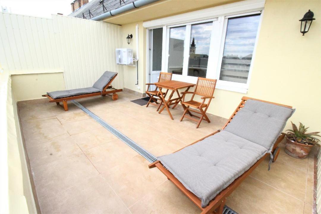 Rest House Apartman Nyiregyhaza Exterior photo