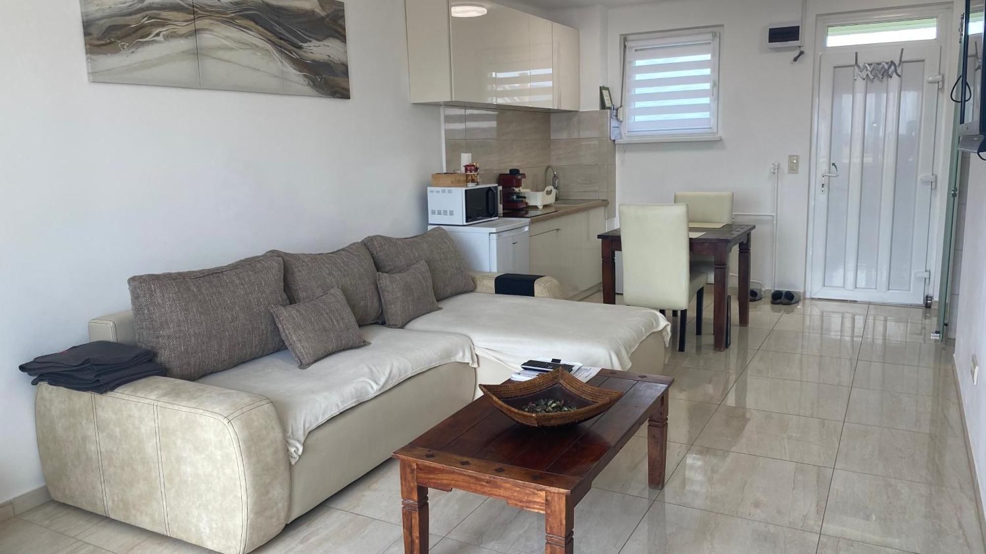 Rest House Apartman Nyiregyhaza Exterior photo